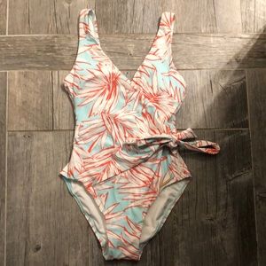 Vince Camuto swim